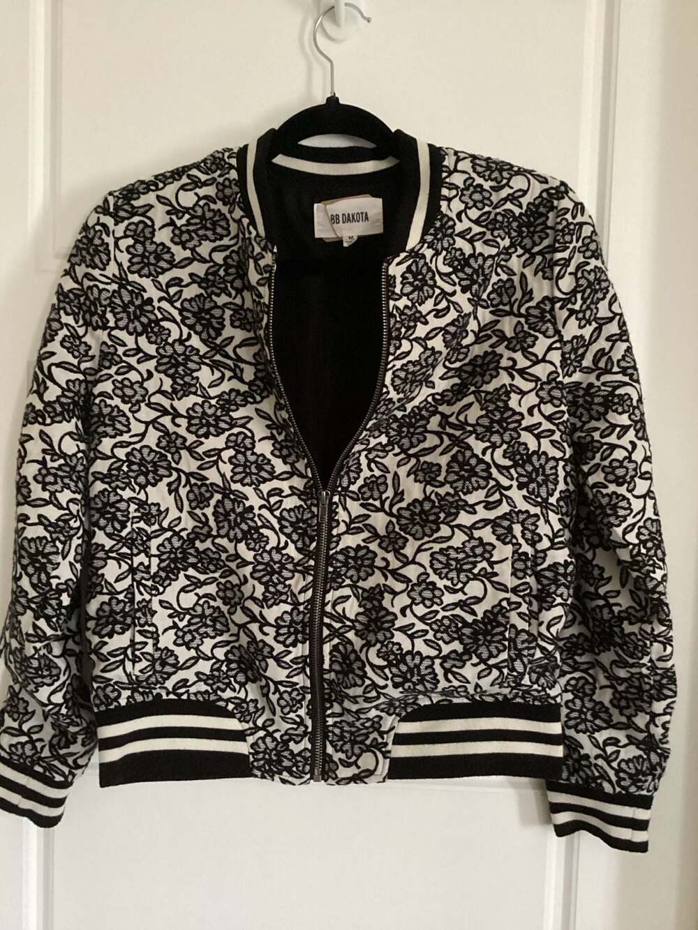 BB Dakota Addie Floral Brocade Bomber Jacket Black White Size M